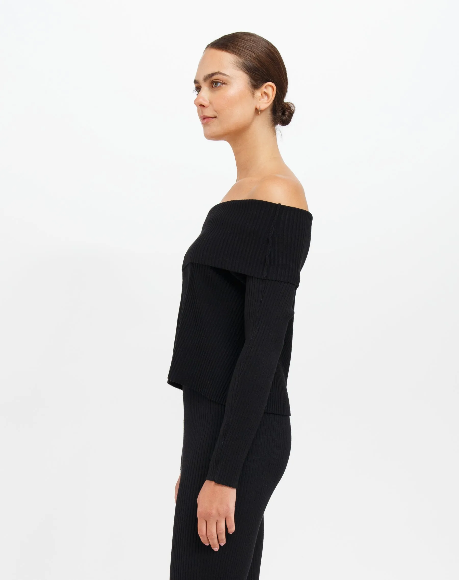 Elle Rib Knit Off the Shoulder Sweater | Black